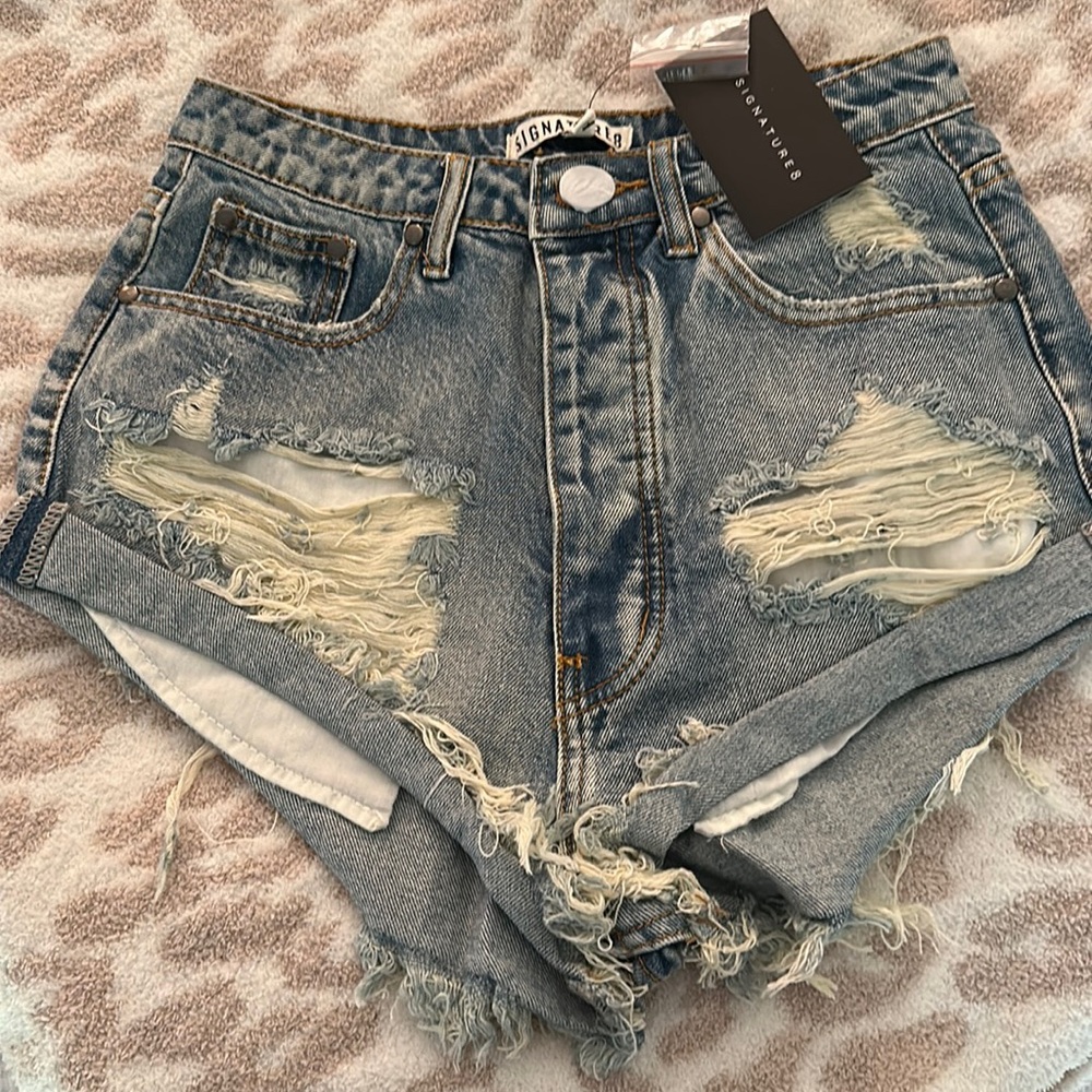 Isabelle’s Cabinet Jean Shorts